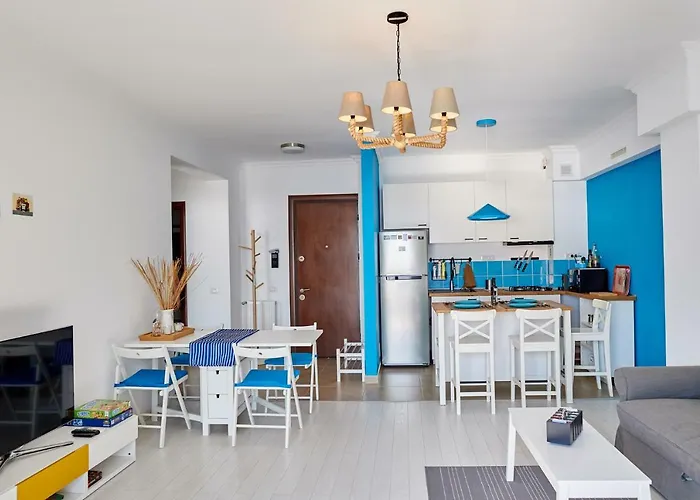 Sailing Lake Mamaia Apartment