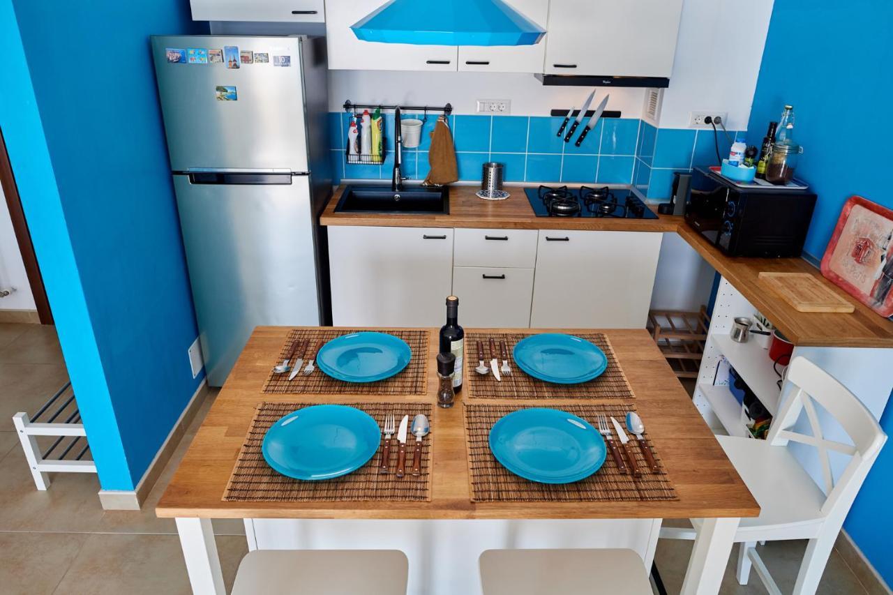 Sailing Lake Mamaia Apartment
