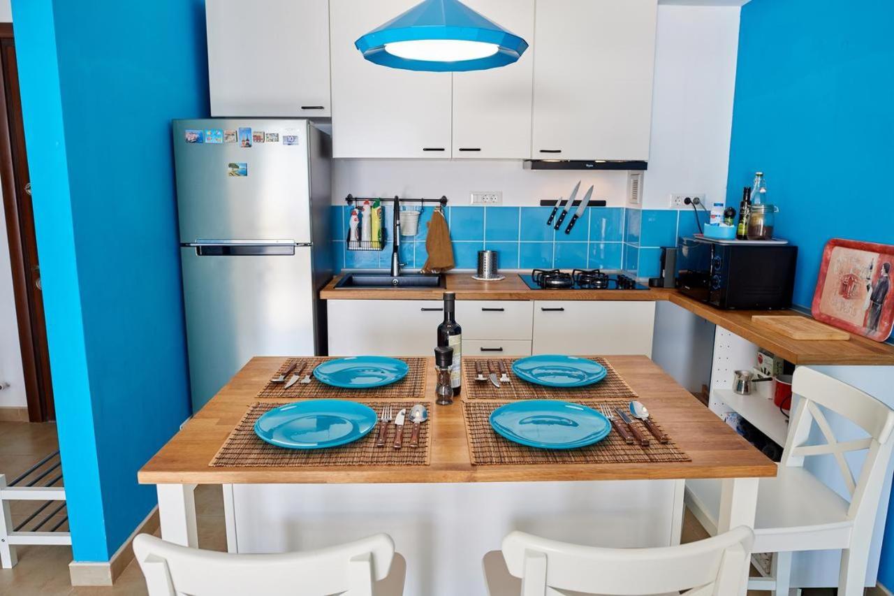 Sailing Lake Mamaia Apartment *